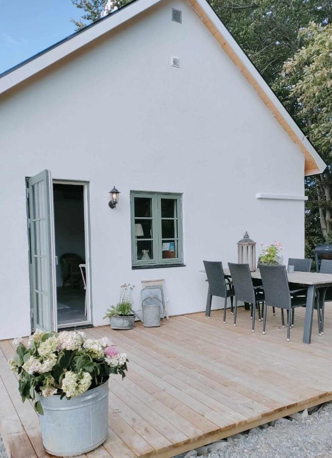Mysigt Hus I Liten By Naera Havet Ystad Exteriör bild