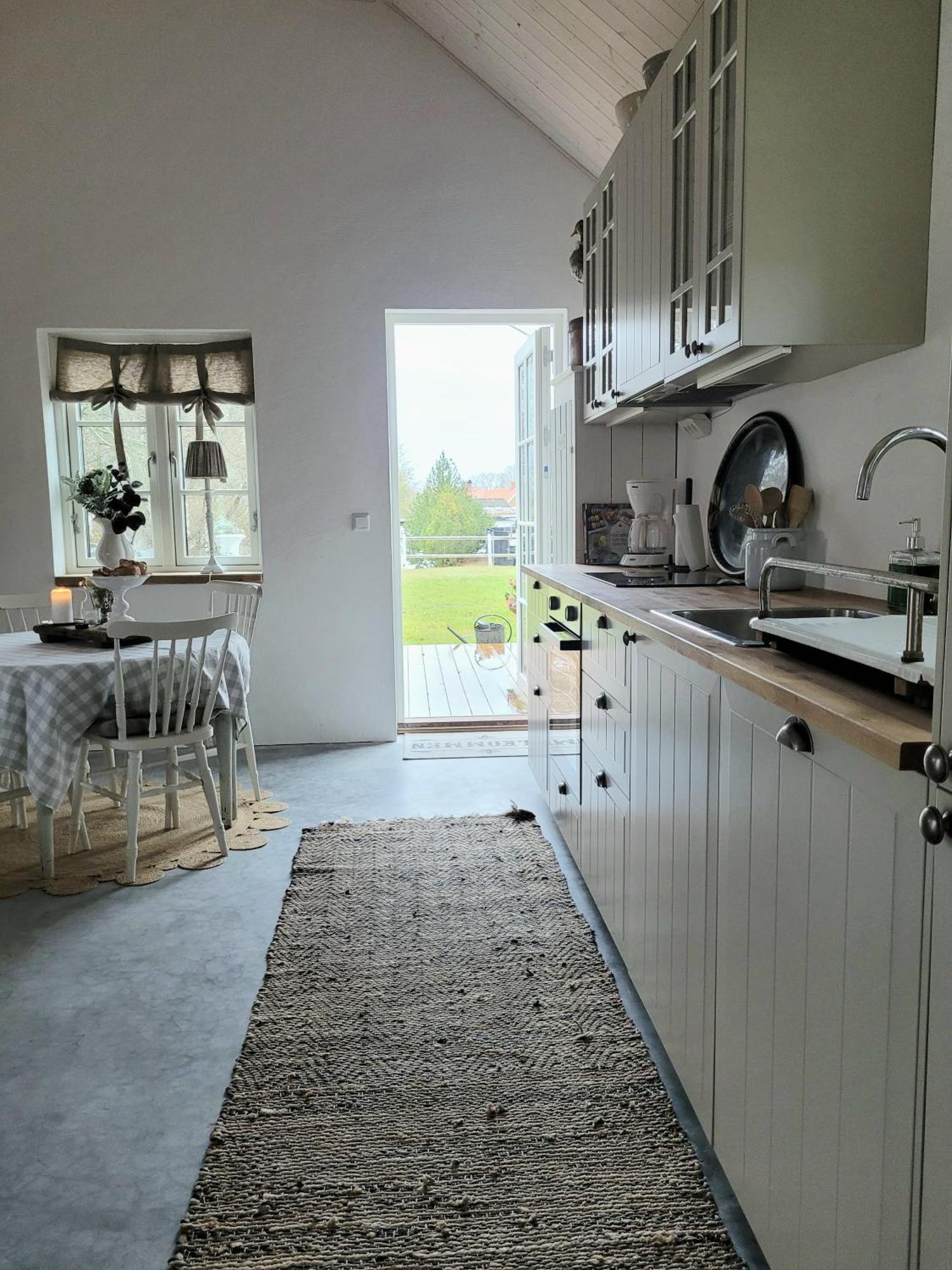 Mysigt Hus I Liten By Naera Havet Ystad Exteriör bild
