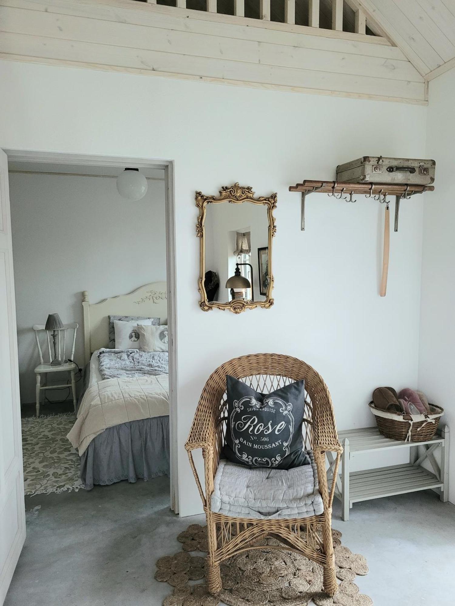 Mysigt Hus I Liten By Naera Havet Ystad Exteriör bild