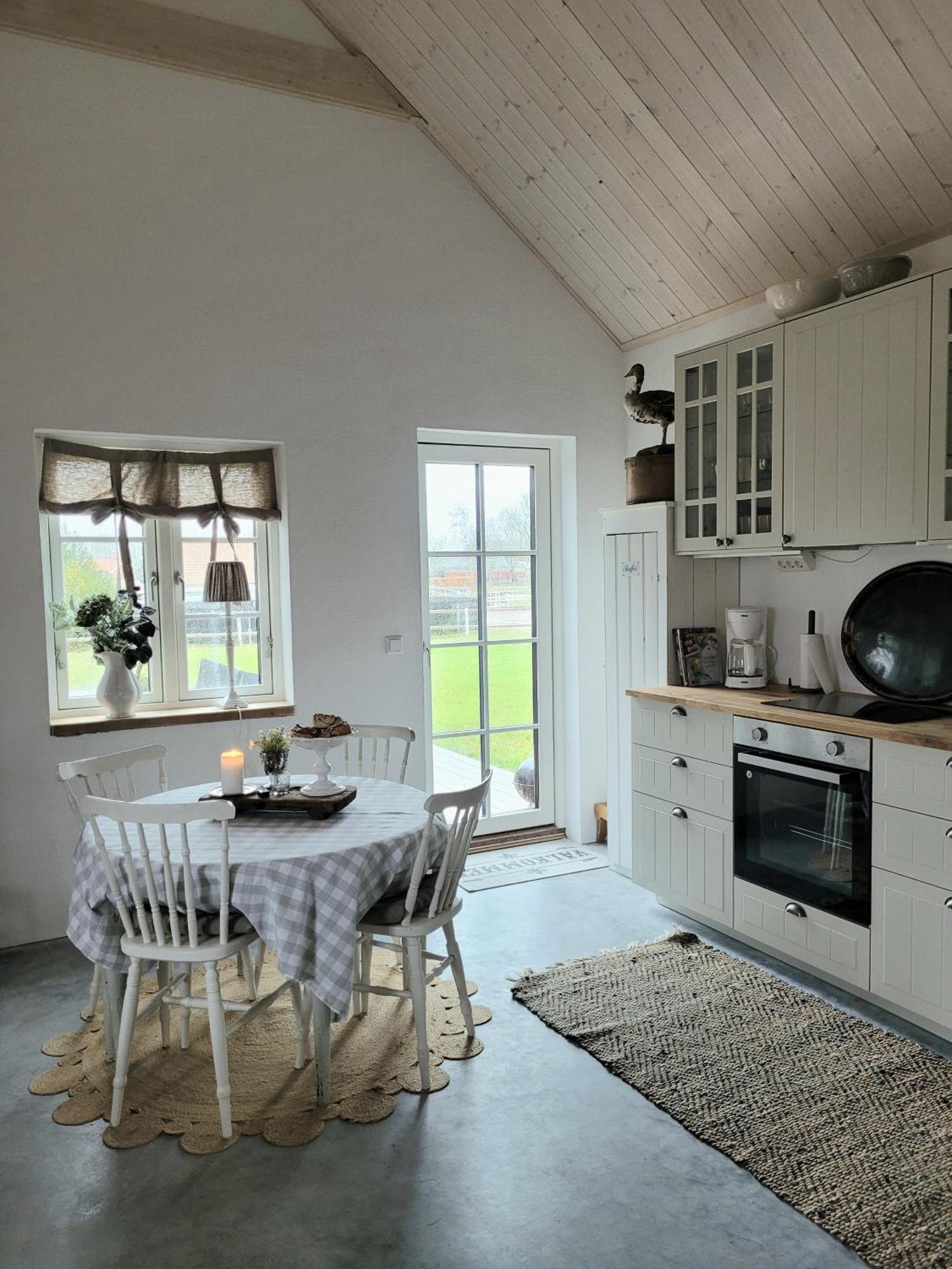 Mysigt Hus I Liten By Naera Havet Ystad Exteriör bild